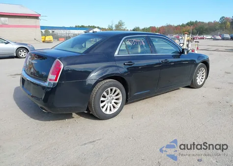 2013 Chrysler 300 Motown z USA, uszkodzony, nr VIN 2C3CCAAG8DH615293